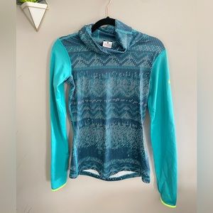 Nike pro workout top